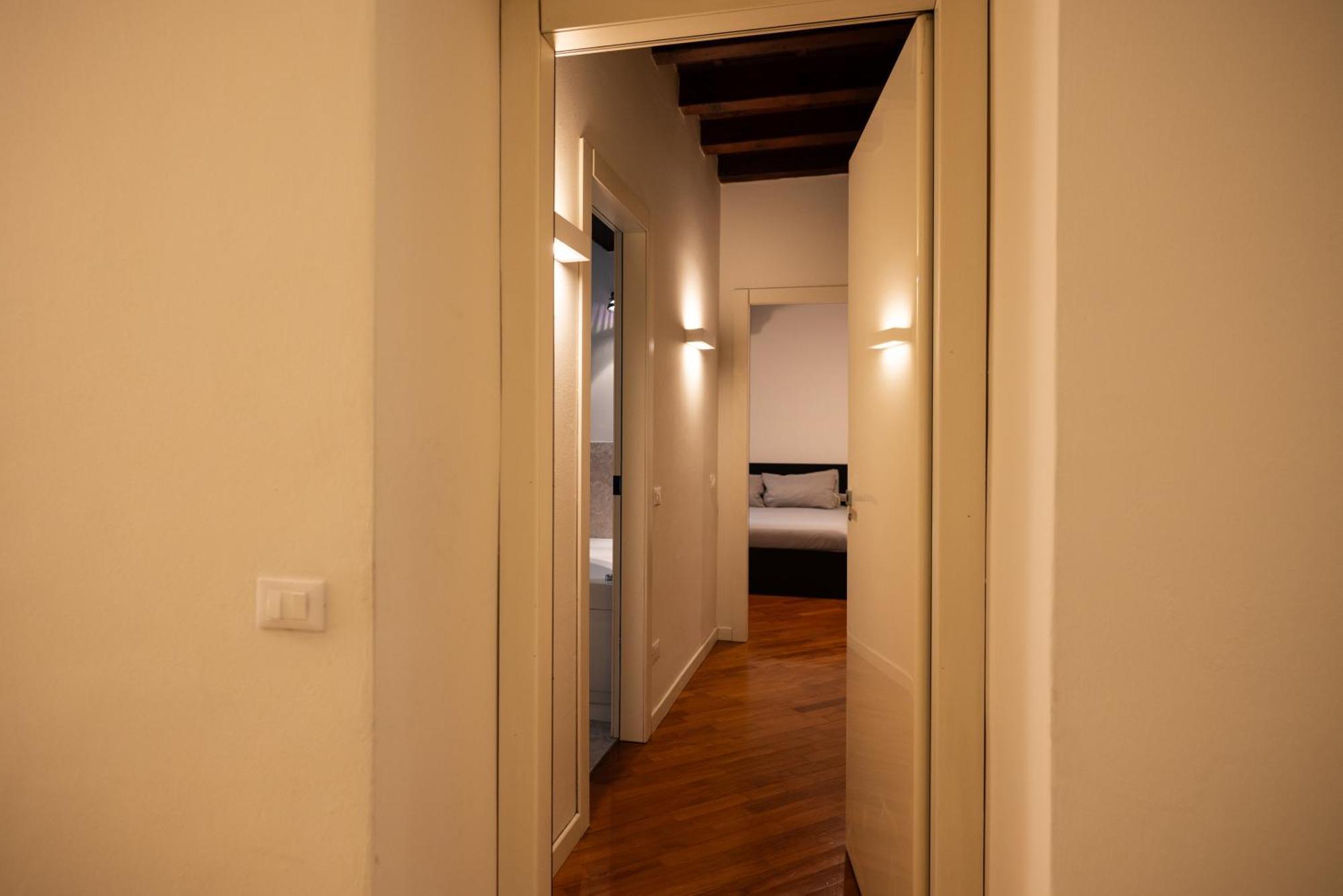Suite N7 - Rifugio D'Epoca Con Posto Auto เบรเชีย ภายนอก รูปภาพ